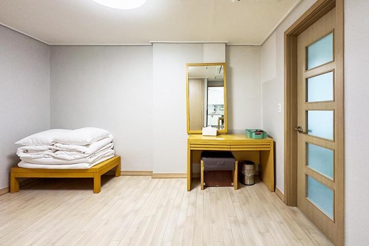 Mohang Haenaru Family Hotel Buan Habitación foto