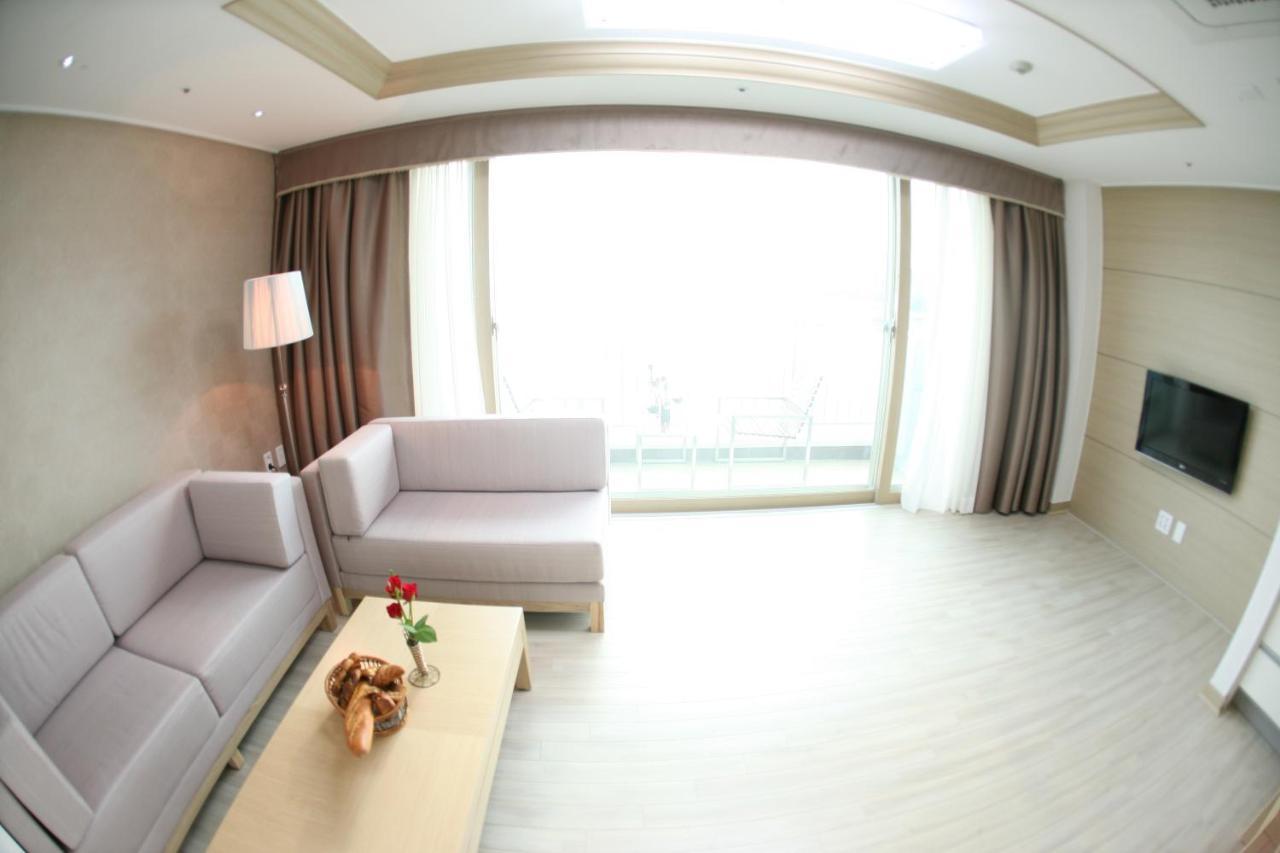 Mohang Haenaru Family Hotel Buan Exterior foto